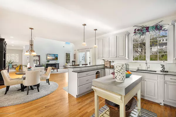 Monmouth Beach, NJ 07750,44 Monmouth Parkway