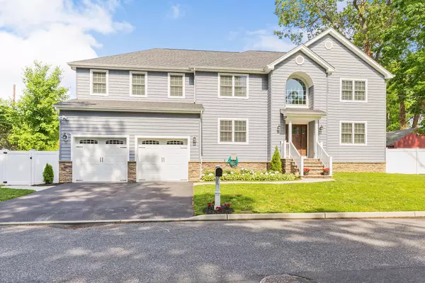 Neptune Township, NJ 07753,10 Hampton Court