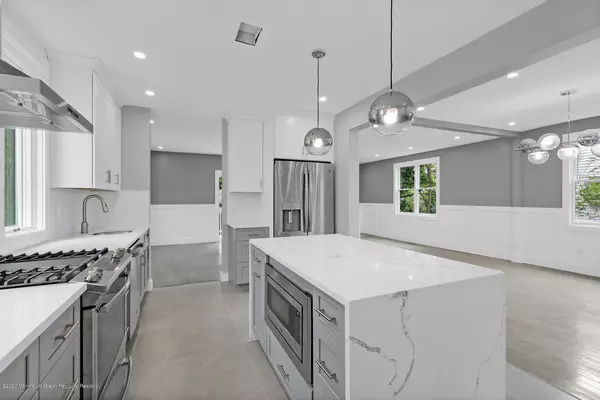 Rumson, NJ 07760,51 Allen Street