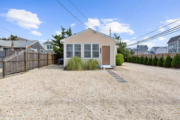 Mantoloking, NJ 08738,324 W Kupper Drive