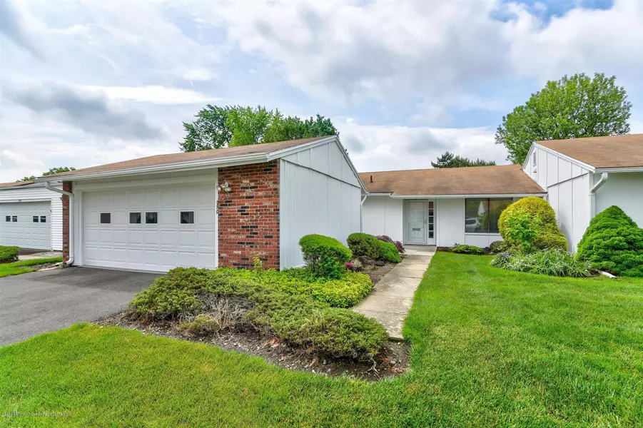 39 Haddon Road, Monroe, NJ 08831