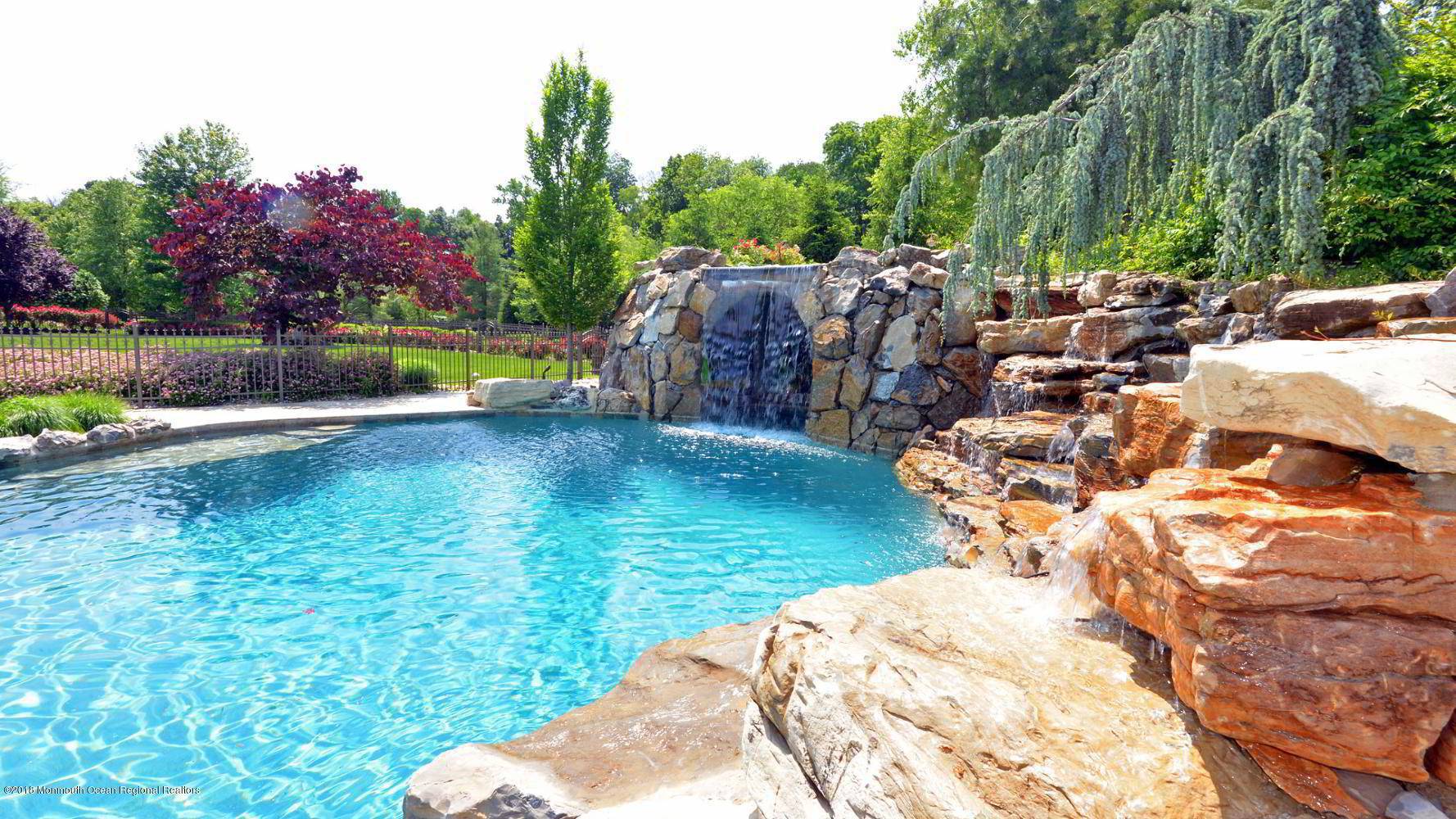 Colts Neck, NJ 07722,4 Michaels Way