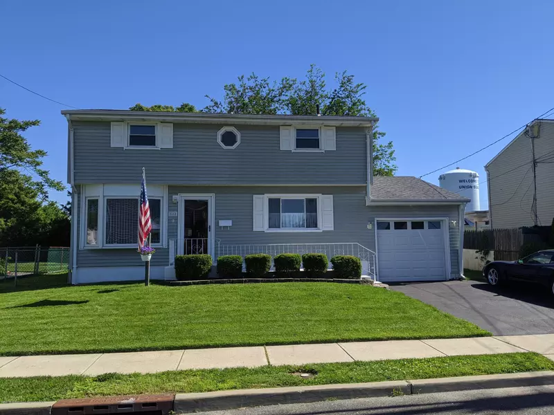 25 Scholer Drive, Union Beach, NJ 07735