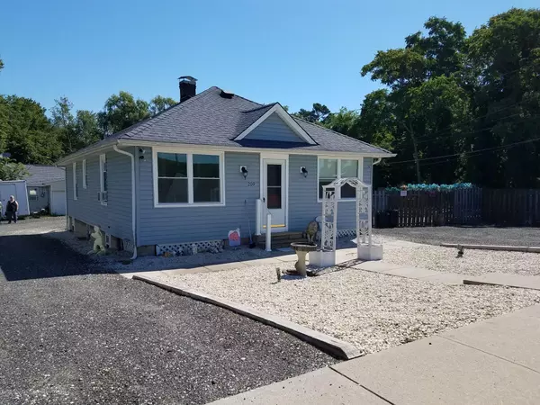 209 Manapaqua Avenue, Lakehurst, NJ 08733