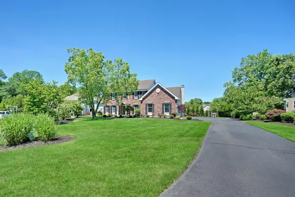 Farmingdale, NJ 07727,4 Bobby Jones Court