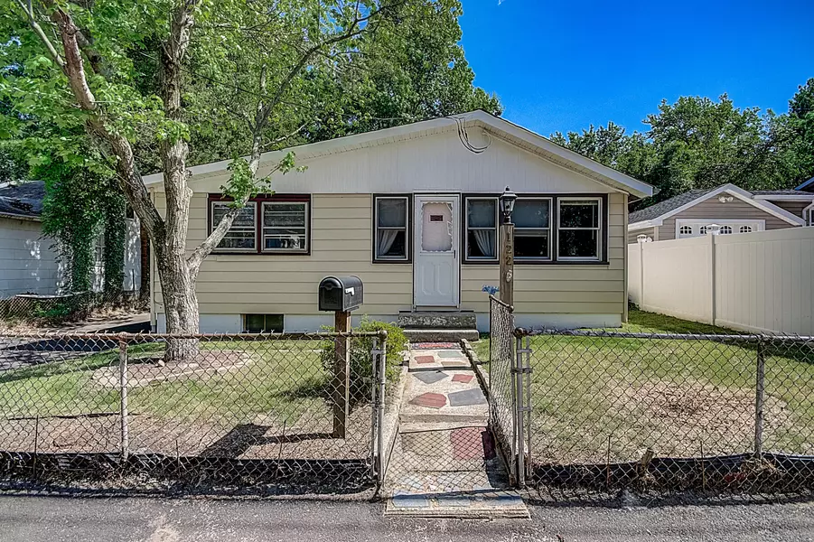 121 Pine Island Terrace, Keyport, NJ 07735