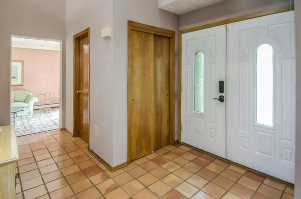North Brunswick, NJ 08902,8 Vetter Court