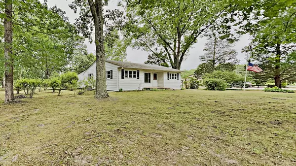 Cream Ridge, NJ 08514,421 E Millstream Road