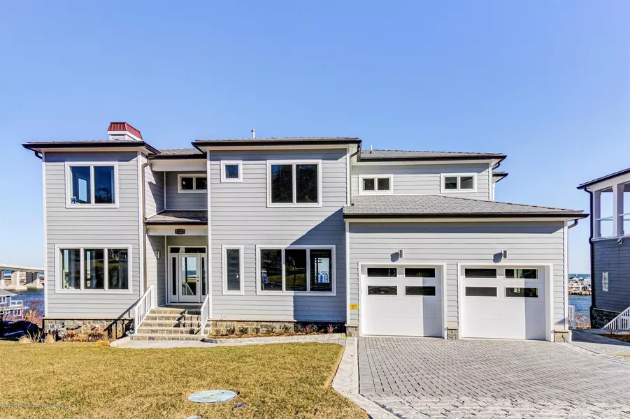 886 Portland Road, Highlands, NJ 07732