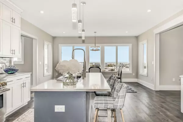 Highlands, NJ 07732,882 Portland Road