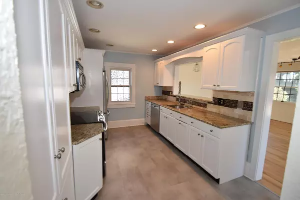 Brielle, NJ 08730,9 Crescent Drive