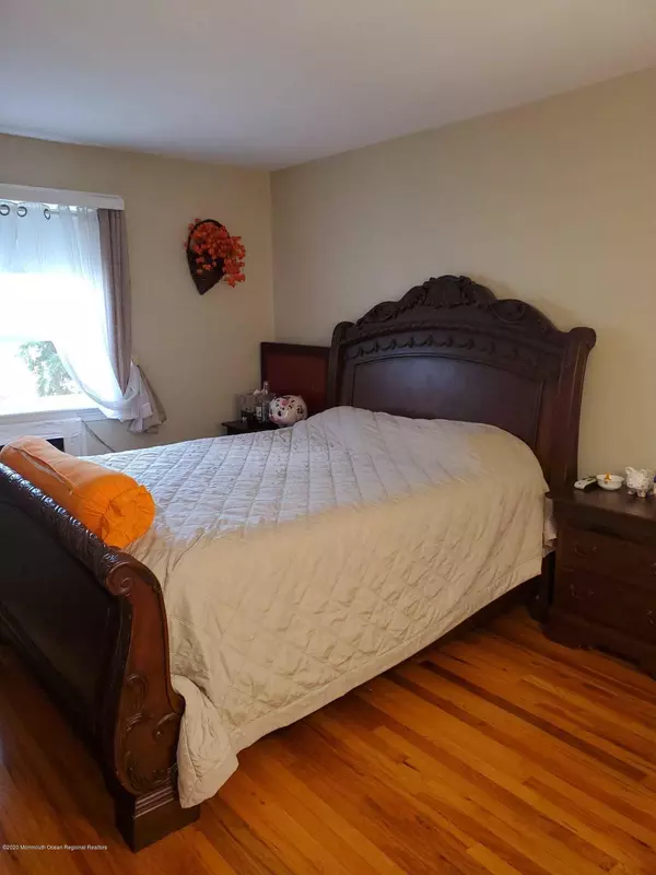 Eatontown, NJ 07724,76 White Street #B