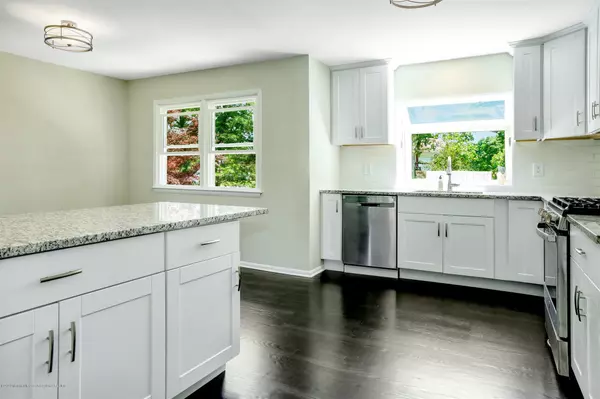 Belford, NJ 07718,475 Macintosh Lane