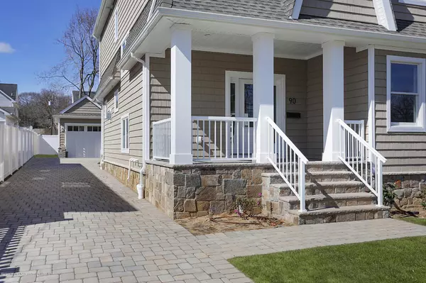 Rumson, NJ 07760,90 Washington Street