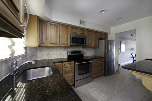 Red Bank, NJ 07701,130 Bodman Place #11