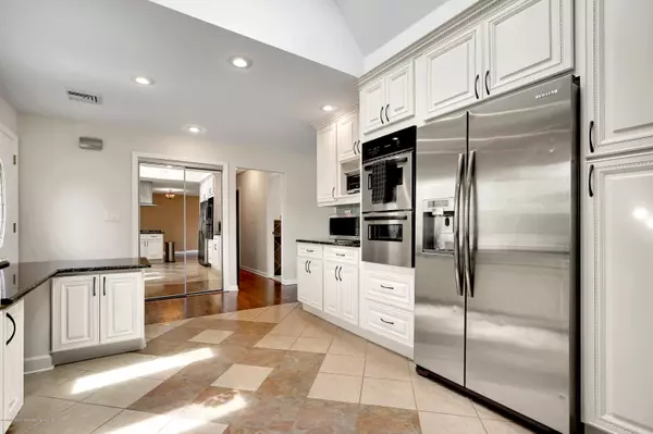 Parlin, NJ 08859,4 Clemson Road