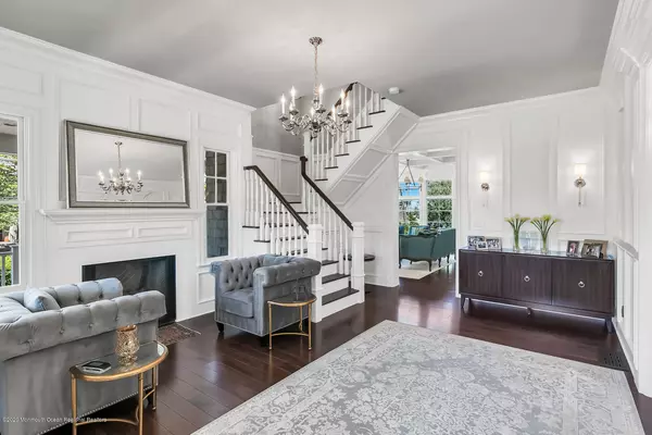 Rumson, NJ 07760,25 Waterman Avenue