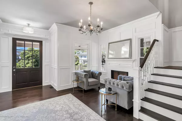 Rumson, NJ 07760,25 Waterman Avenue