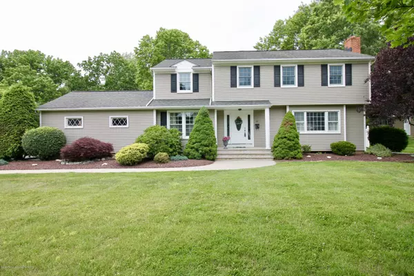 21 Ivy Road, Freehold, NJ 07728