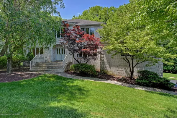 Marlboro, NJ 07746,5 Sandra Court
