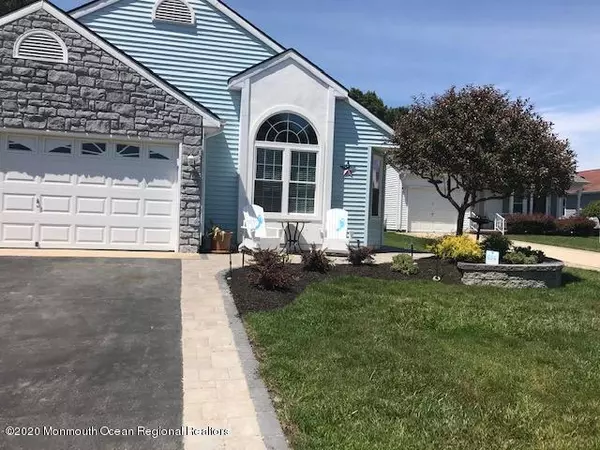 4 Westgate Court, Toms River, NJ 08757