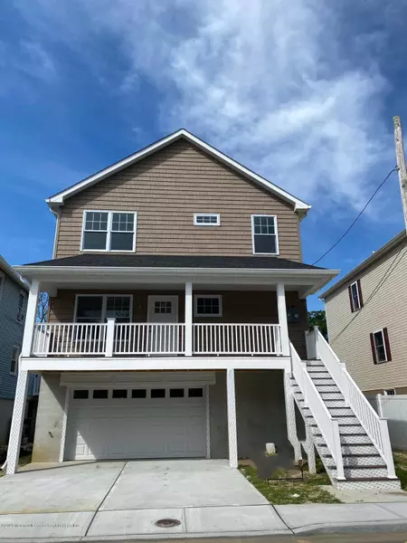 12 4th Street, Highlands, NJ 07732