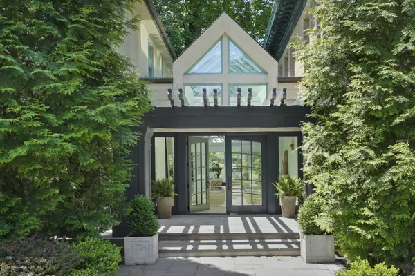 Rumson, NJ 07760,17 Linden Lane