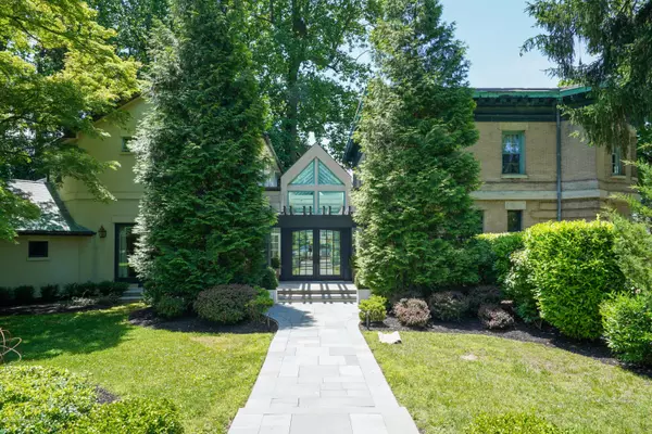 Rumson, NJ 07760,17 Linden Lane