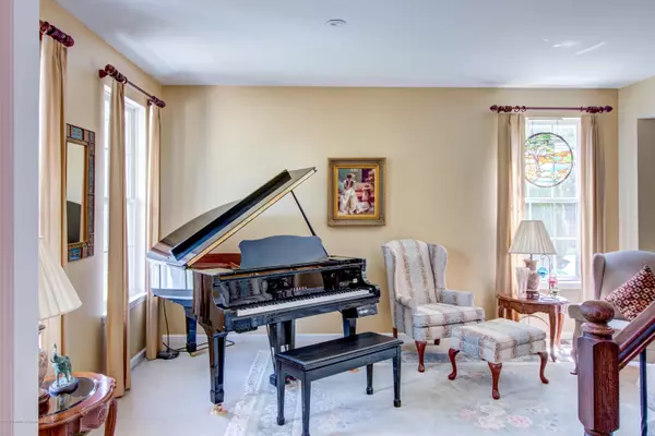 Allentown, NJ 08501,5 Revere Court