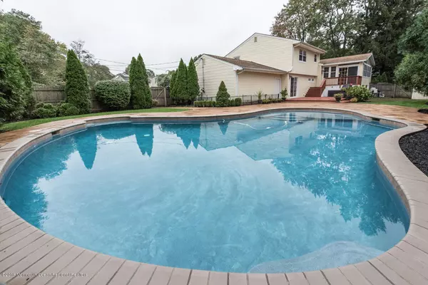 2 Cedar Grove Place, Old Bridge, NJ 08857