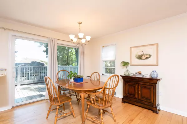 Rumson, NJ 07760,22 Oak Lane