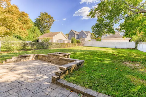 Rumson, NJ 07760,11 North Street