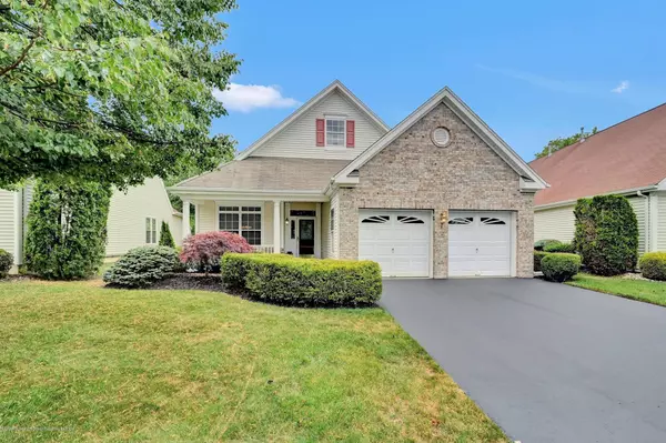 7 Lilac Court, Holmdel, NJ 07733