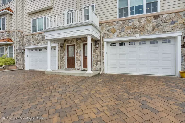 Aberdeen, NJ 07747,34 White Oak Lane