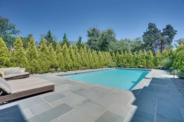 Rumson, NJ 07760,7 Heathcliff Road