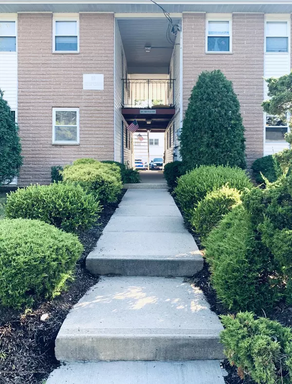 Point Pleasant, NJ 08742,601 Mistletoe Avenue #18