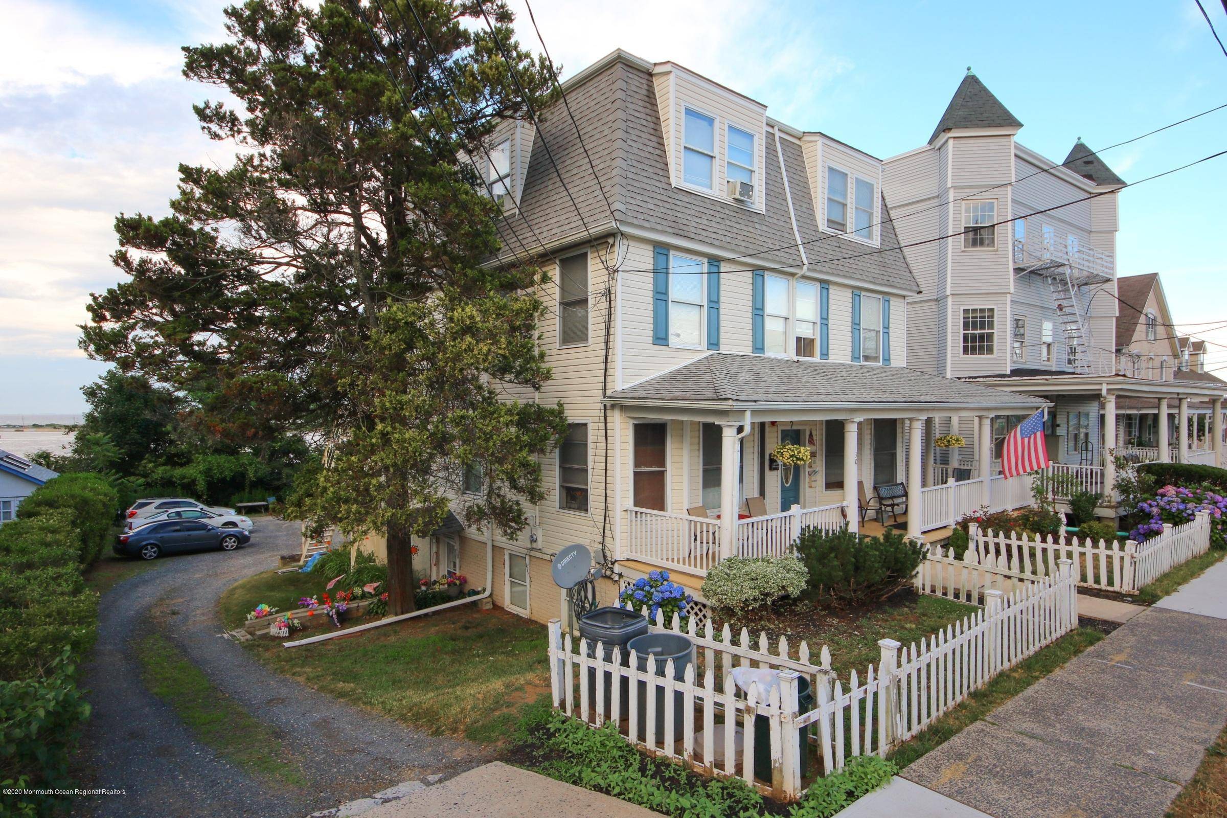 Highlands, NJ 07732,30 Navesink Avenue