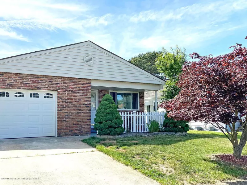 46 Sabinas Street, Toms River, NJ 08757