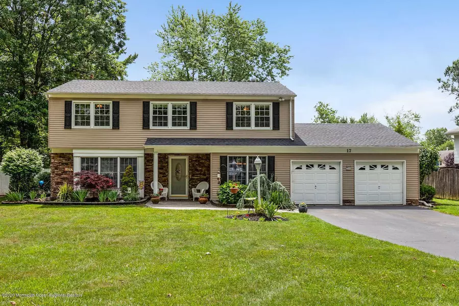 17 Little John Road, Manalapan, NJ 07726