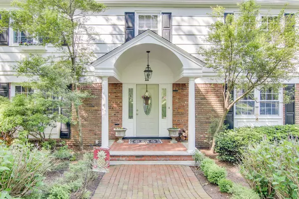 Rumson, NJ 07760,11 Popomora Drive