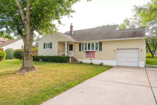 6 Homestead Place, Holmdel, NJ 07733
