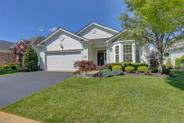 27 Cromwell Lane, Jackson, NJ 08527