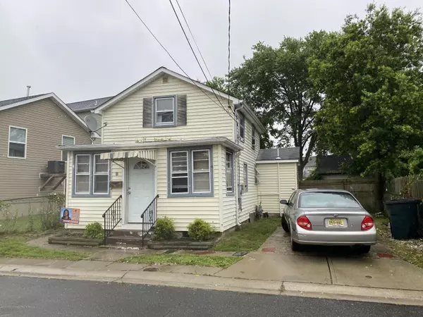 8 Greenwood Place, Keansburg, NJ 07734