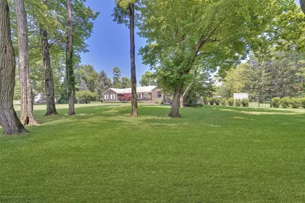 Little Silver, NJ 07739,22 Mitchell Place