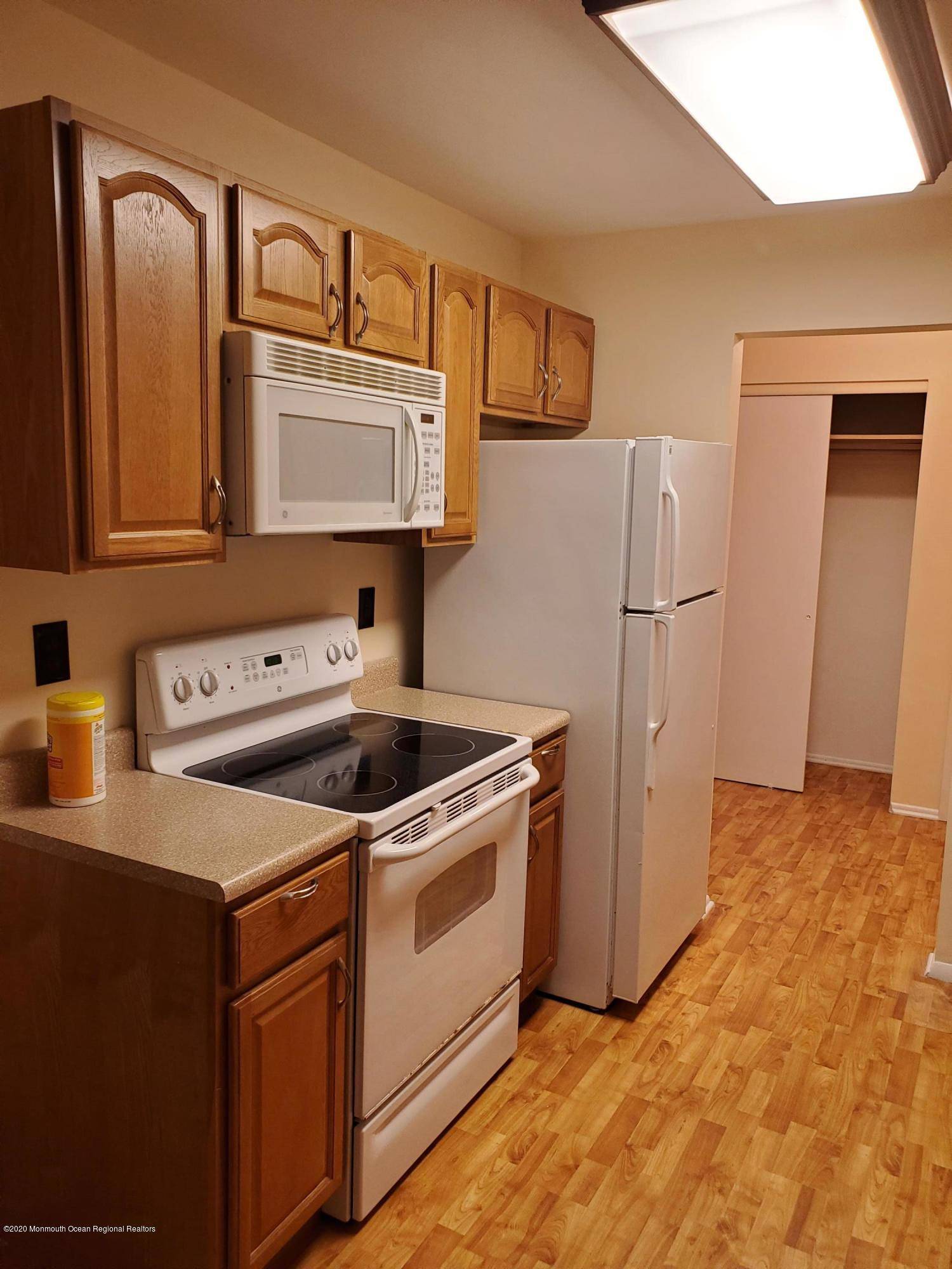 Manalapan, NJ 07726,158 Cross Slope Court #C