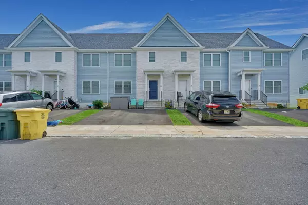 33 Sea Point Drive, Lakewood, NJ 08701