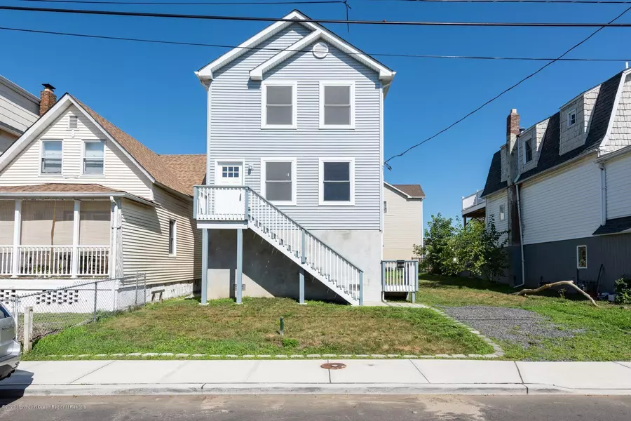 18 Valley Street, Highlands, NJ 07732