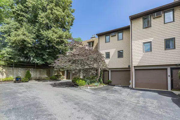 Highlands, NJ 07732,164 Linden Avenue #9