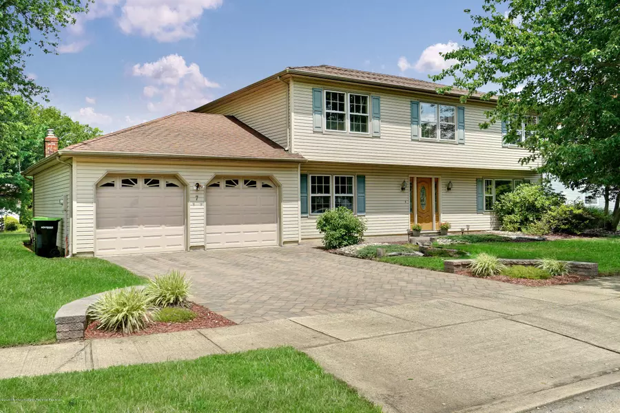 7 Lori Street, Monroe, NJ 08831