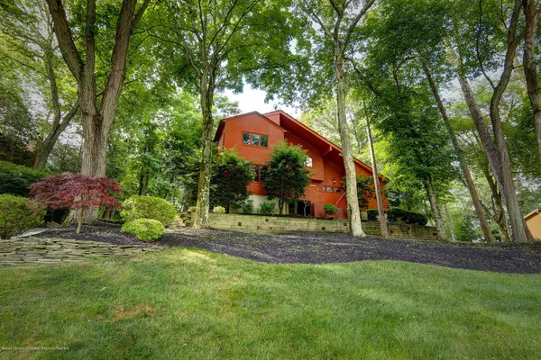 7 Eli Circle, Morganville, NJ 07751